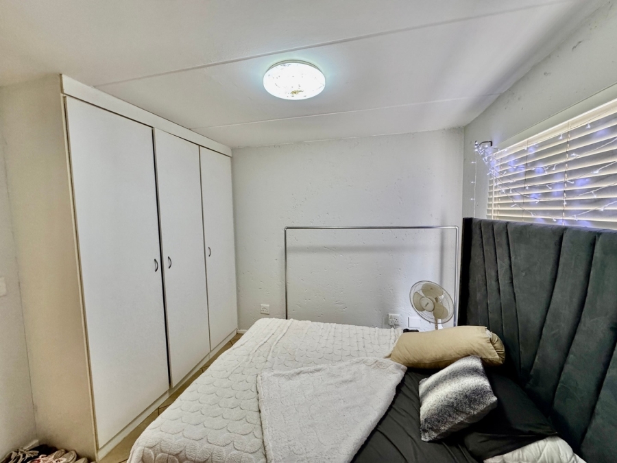 1 Bedroom Property for Sale in Van Der Hoff Park North West